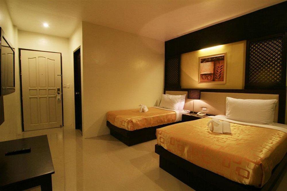 Urban Manor Hotel Roxas City Bagian luar foto